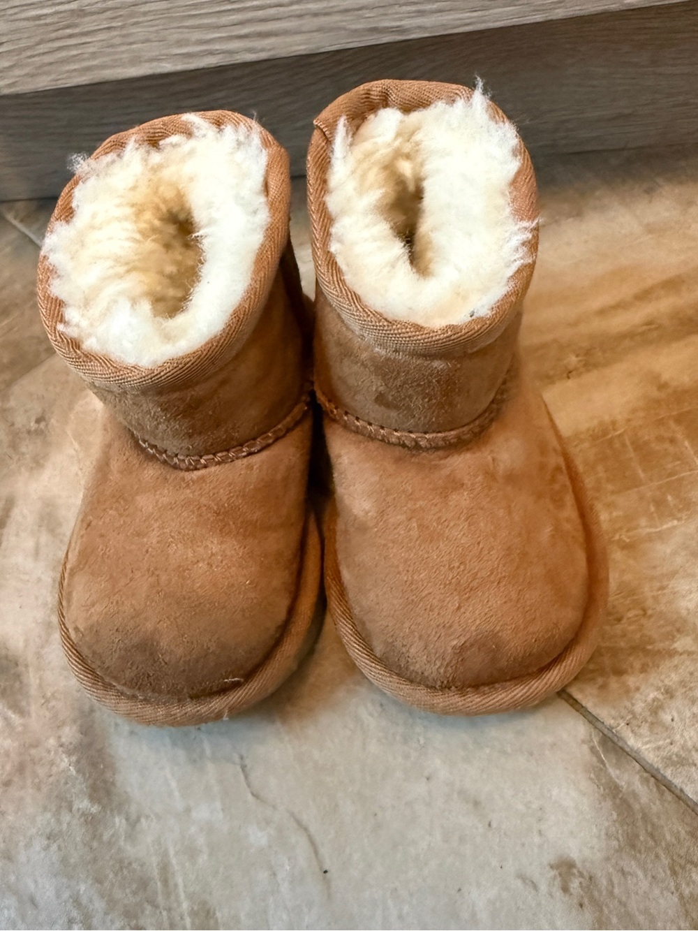 UGG Cream Shearling-Lined Interior with Size Tag